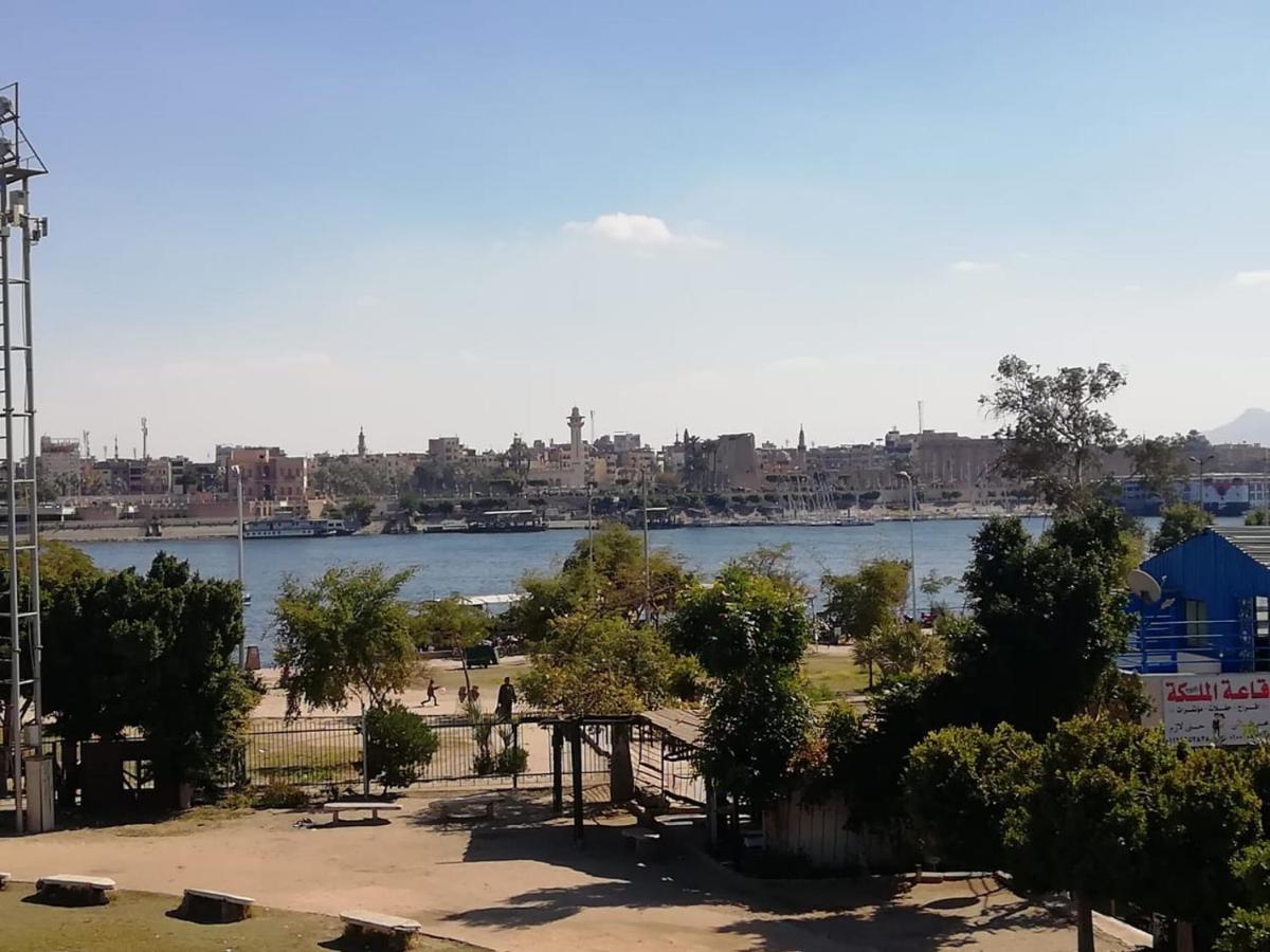 Nile Roof Hotel& Restaurant Luxor Esterno foto